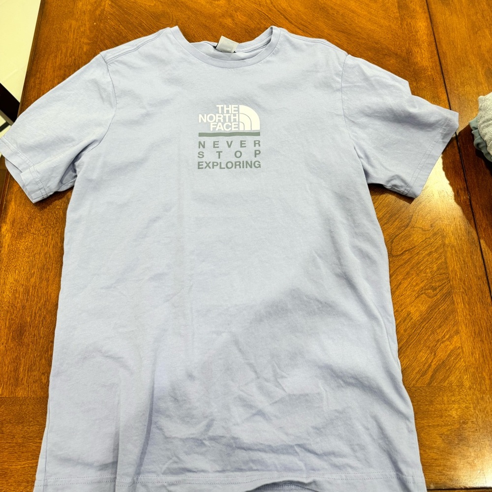 Light Purple North Face T-Shirt Size: M